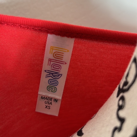 LuLaRoe Classic T - Picture 4 of 5